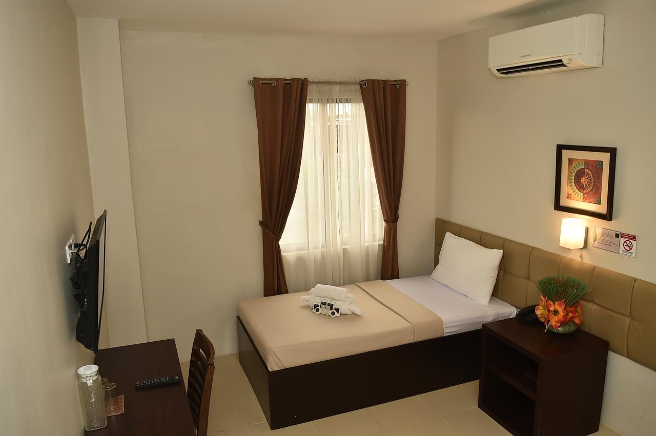 Columbus Plaza Hotel General Santos City Exterior photo