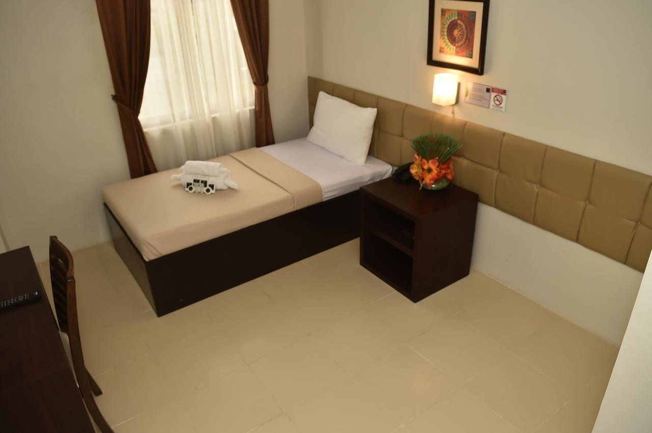 Columbus Plaza Hotel General Santos City Exterior photo