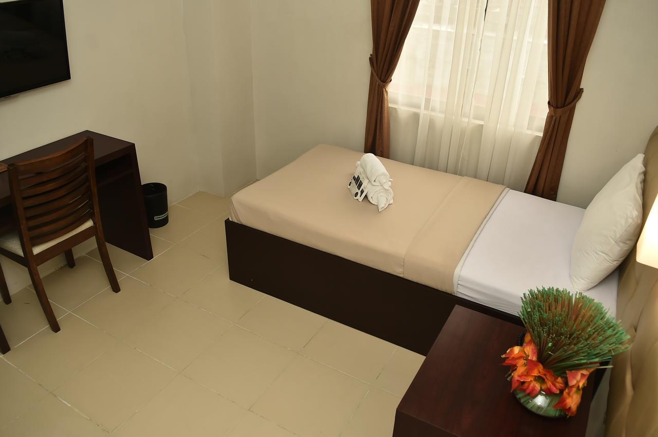 Columbus Plaza Hotel General Santos City Exterior photo
